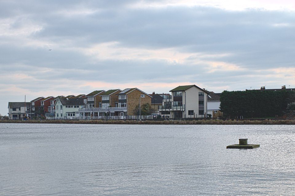 FUJIFILM X-E2 35.0 mm f5.6 1/300s View across Emsworth's Slipper Mill Pond