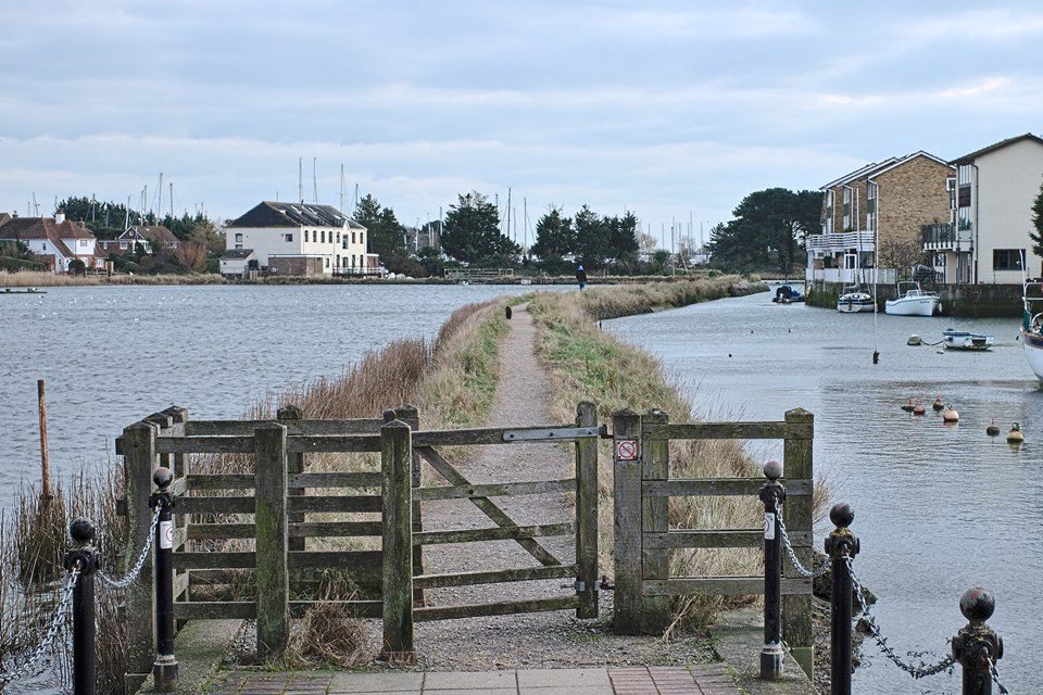 FUJIFILM X-E2 35.0 mm f8.0 1/110s Pathway through the Slipper Mill Pond in Emsworth