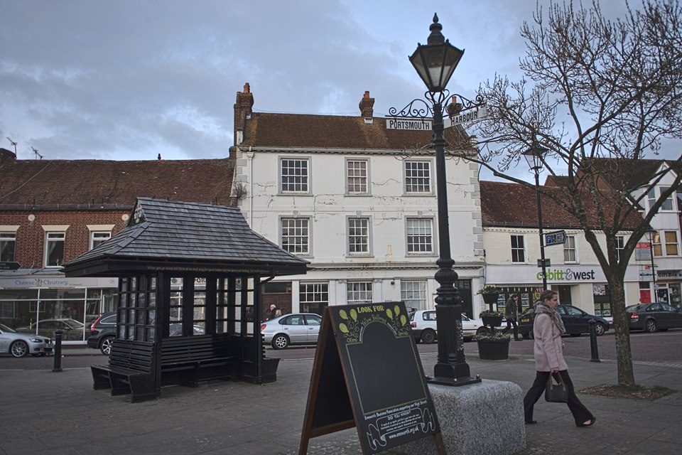 FUJIFILM X-E2 18.0 mm f2.0 1/1500s Emsworth Town Square